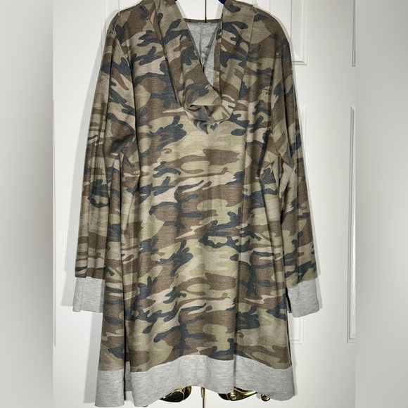 Long Sleeve Camo Cardi - Picture 2 of 2